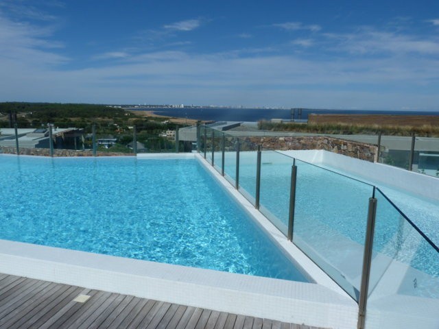 Venta de edificio Altamar de reciente construcción con una de las mejores vistas de Punta del Este